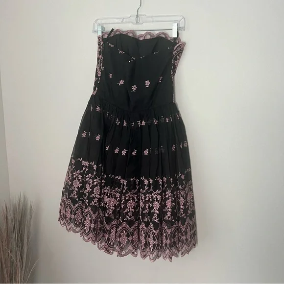 Betsey Johnson Black and Pink Strapless Dress - Picture 6 of 7